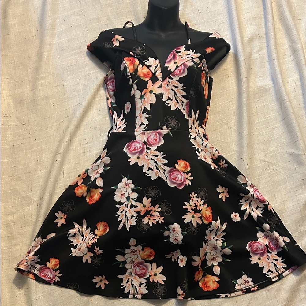 imPRESS Black and White Garment